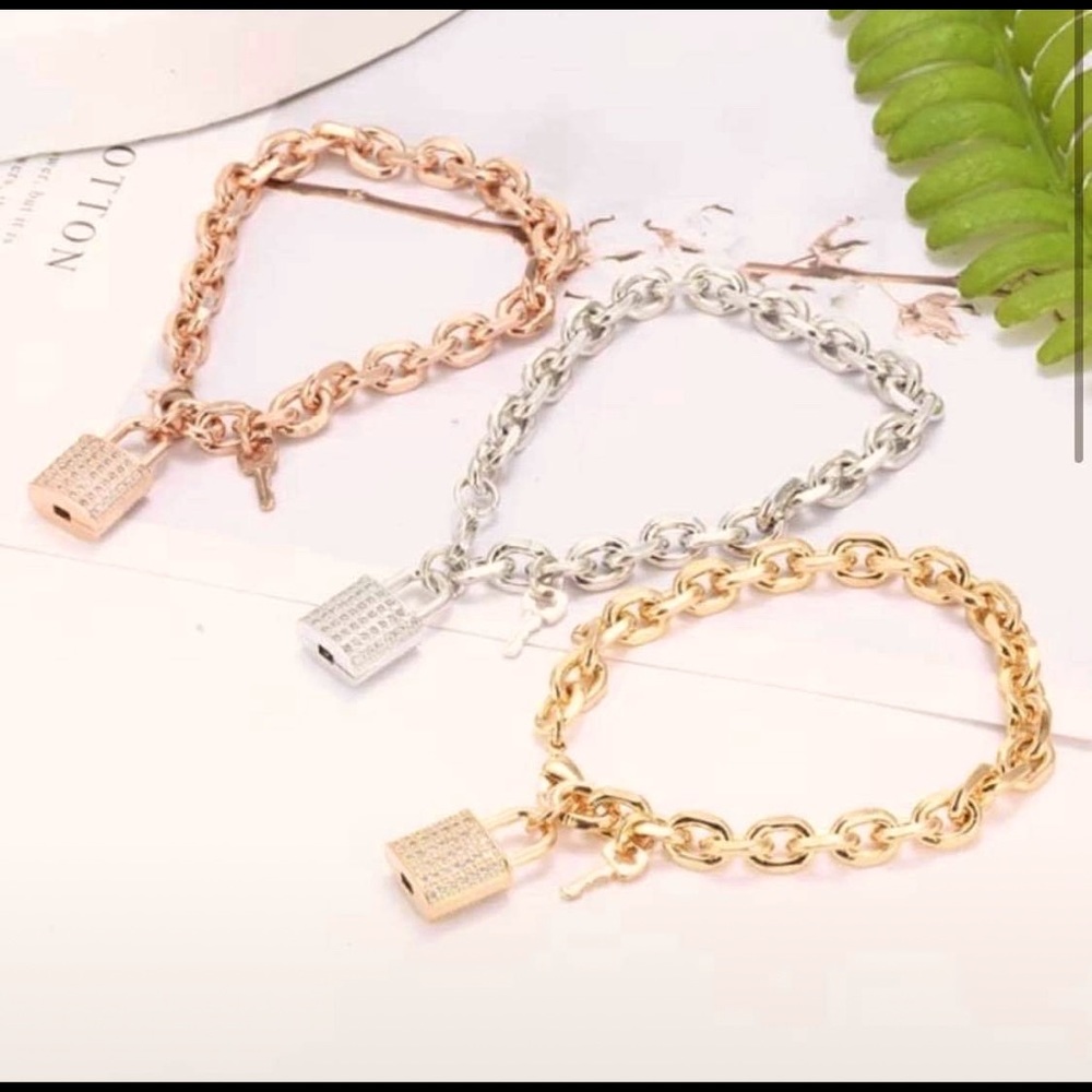 8” lock and key bracelet